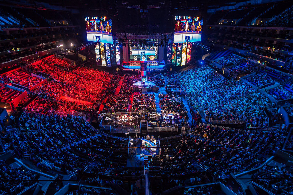 How to Keep Up with The Biggest eSports Event in the World: The League of  Legends Season 2 Championship