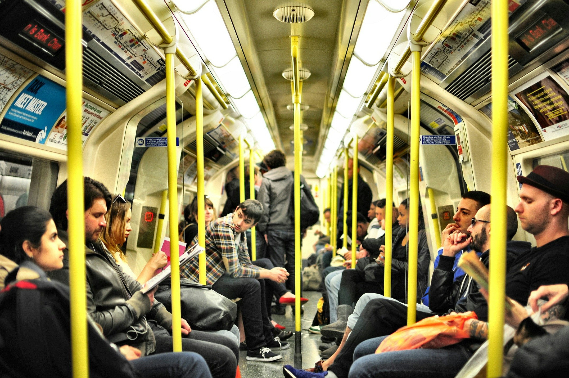 Personnes dans les transports en commun