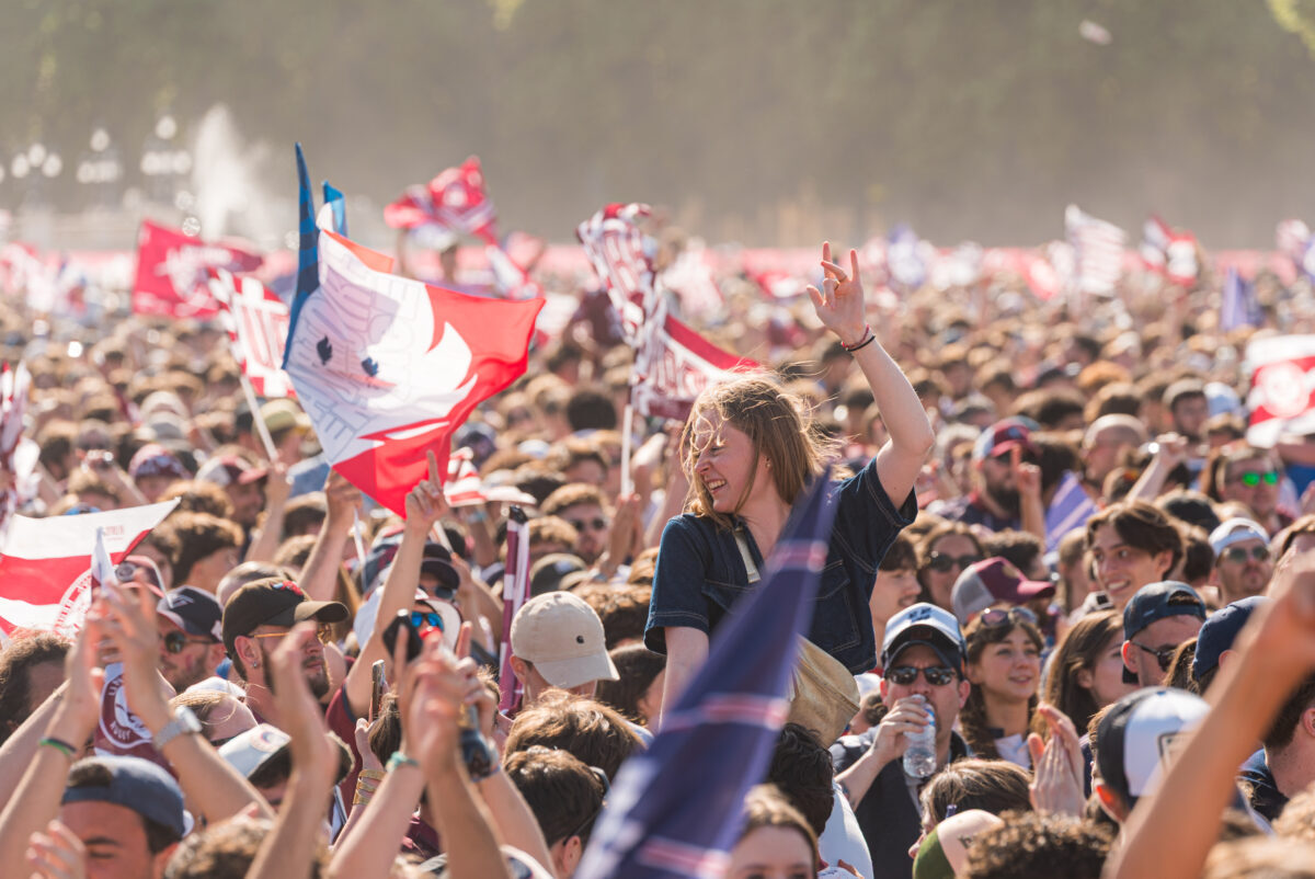 How to operate a fan zone: cashless, registration, access control