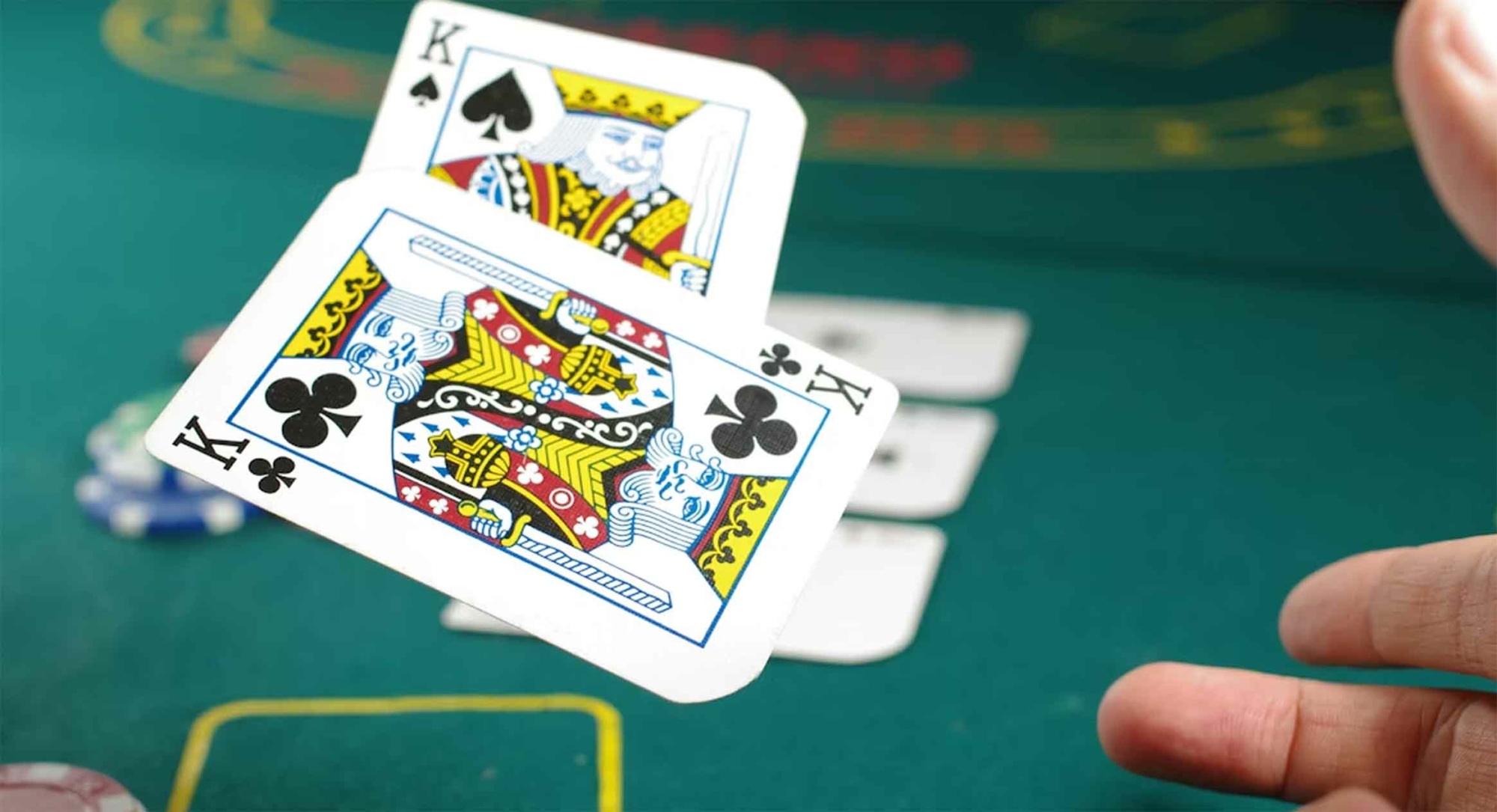Pour anticiper le nombre de participants et prévoir le nombre de tables adéquat, mettez en place une solution d’inscription en ligne avec la solution WeezTicket.
